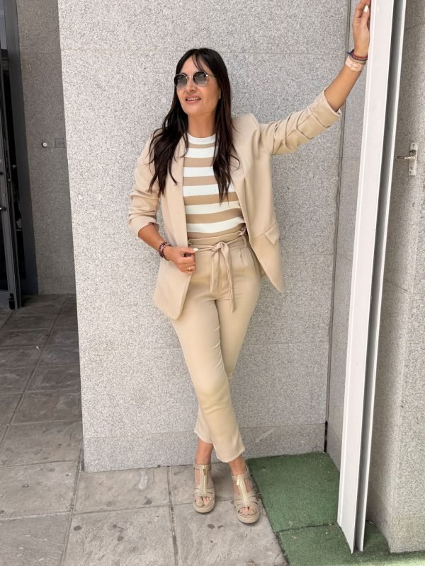 Traje Louise Beige - Imagen 2